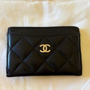 Chanel Black Quilted lamb skin Card Holder